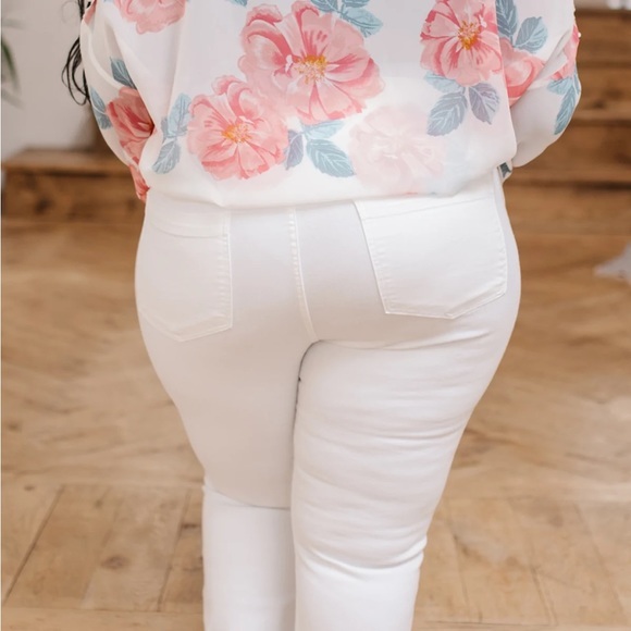 JUDY BLUE
PURE WHITE HIGH WAIST BOOT CUT JEANS - Picture 7 of 16